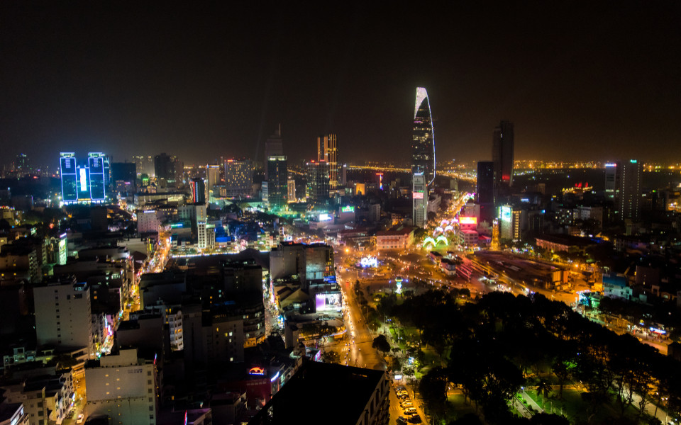 Zentrum von Saigon bei Nacht