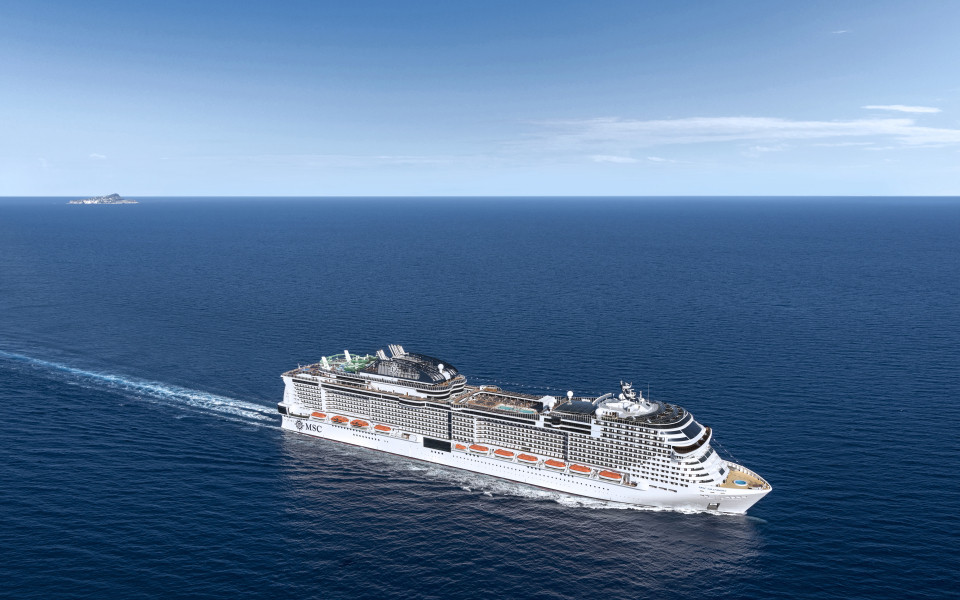 Schiff der Reederei MSC überquert den Atlantik